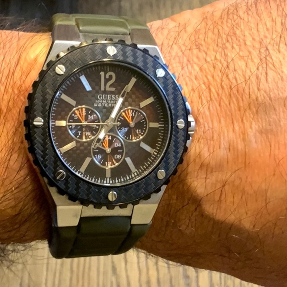 GUESS black case green silicon watch